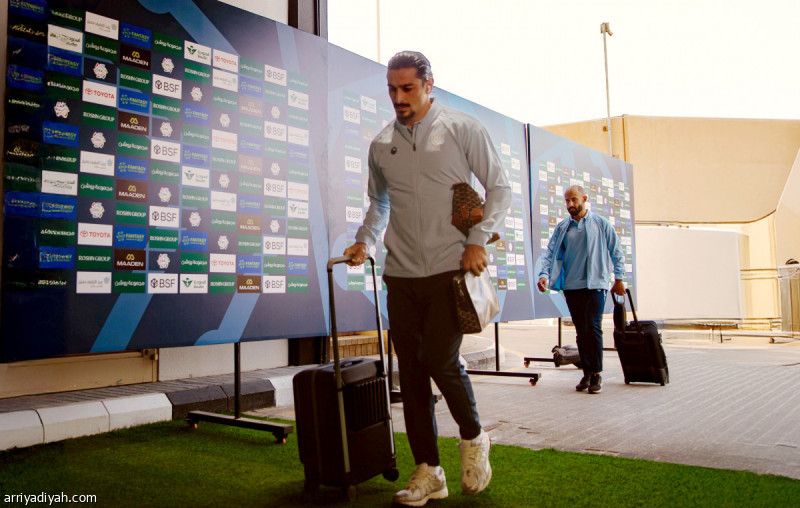 الأخدود.. جونتر يلامس الكرة