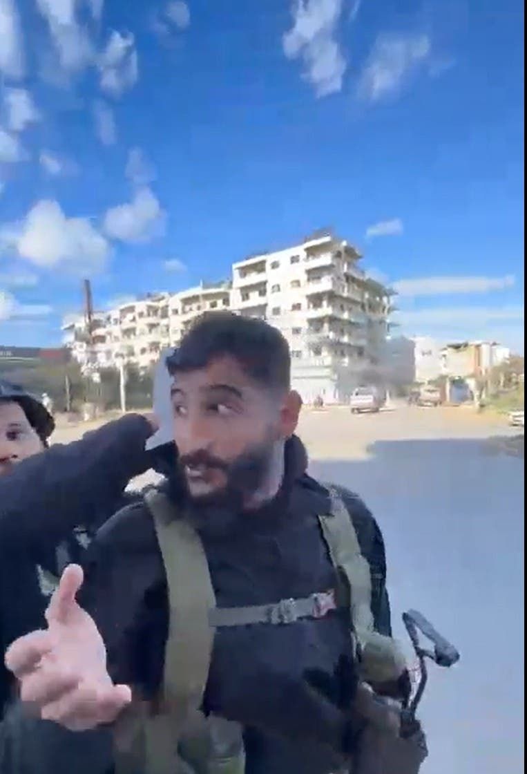 مستشار الشرع يكشف علاقات ممثلي المكون العلوي بصيدنايا وتدمر