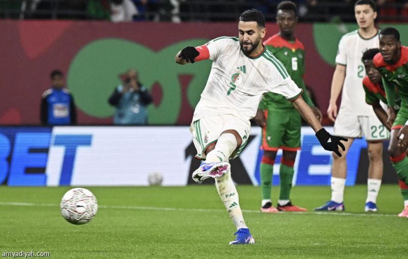 محرز: اللعب في بلد أمي وبحضورها نعمة