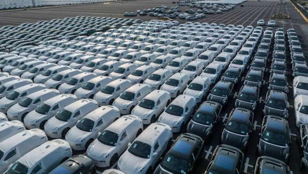صادرات الصين من السيارات الكهربائية تقفز 87% عالمياً في نوفمبر