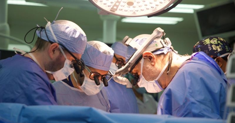 «الصحة»: نجاح عمليتي زراعة قلب لطفل في العاشرة ورجل في العقد الخامس