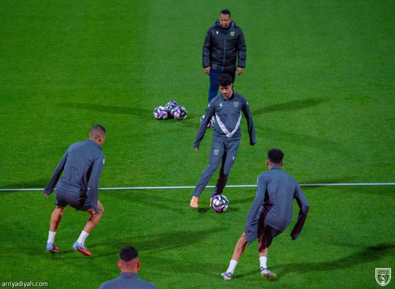 التعاون.. شاموسكا يستنجد بالحريجي