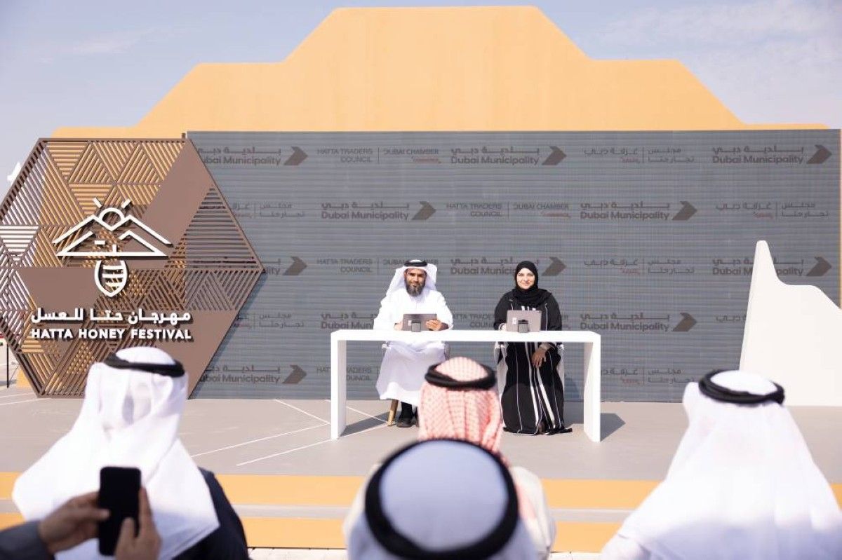 بلدية دبي ومجلس تجار حتا يدعمان البصمة الوطنية للعسل الإماراتي