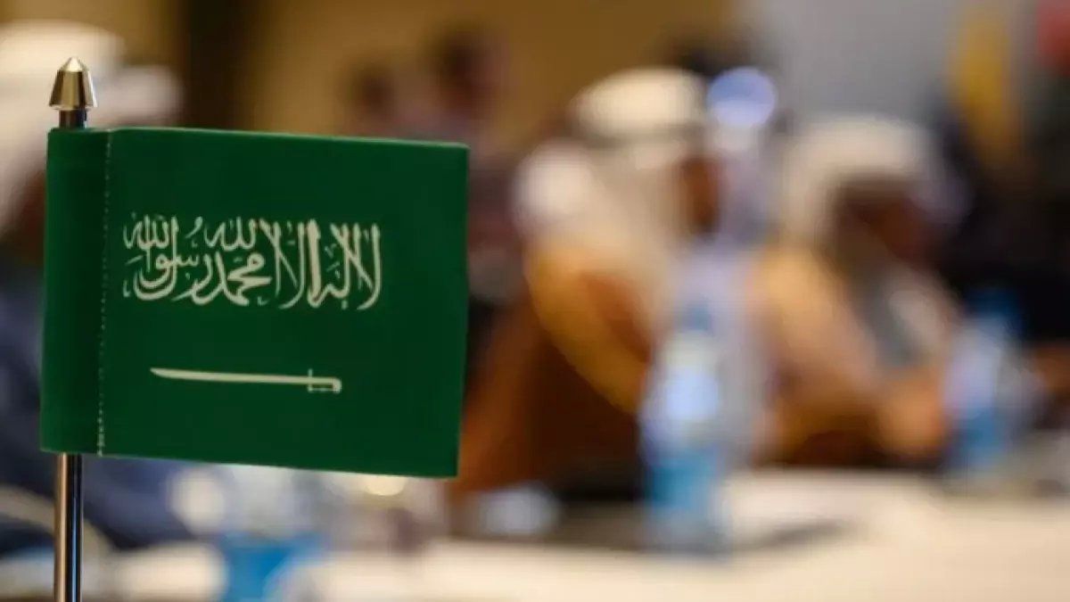رسمياً: السعودية تُسقط رسوم الإقامة عن فئات محددة فوراً - وفر 2000 ريال سنوياً!