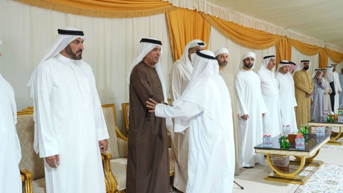 سعود بن صقر يعزي في وفاة عبدالرحمن النعيمي