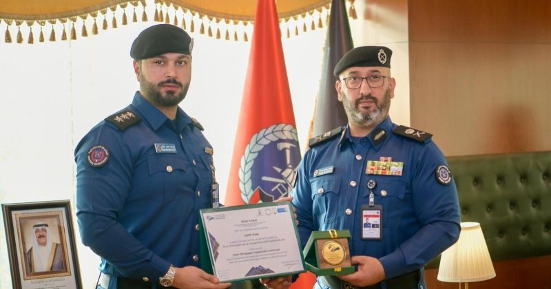 الرومي مكرّماً النقيب يوسف