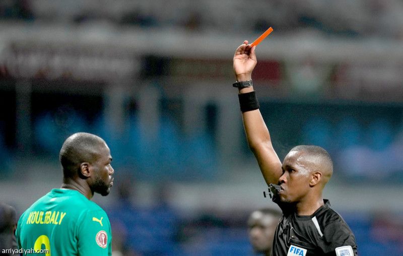 في مباراته الـ 100.. حمراء أولى تبعد كوليبالي عن ثمن النهائي