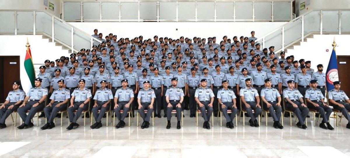 تخريج 165 منتسباً من دورة التأهيل الشرطي والأمني في أبوظبي