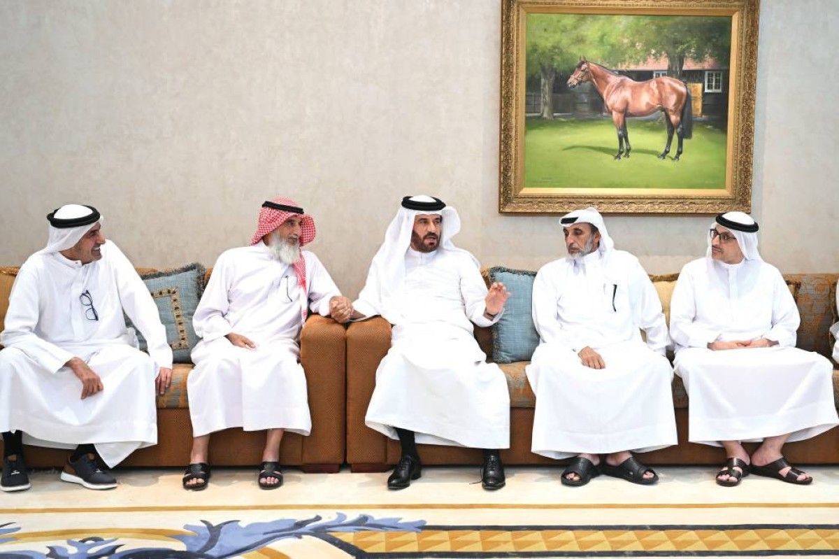 سيف بن زايد يعزي في وفاة محمد بن عبيد آل مكتوم