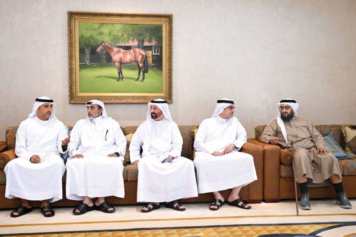 سيف بن زايد يعزي في وفاة محمد بن عبيد آل مكتوم