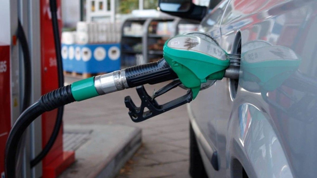 انخفاض قياسي في أسعار البنزين خلال يناير