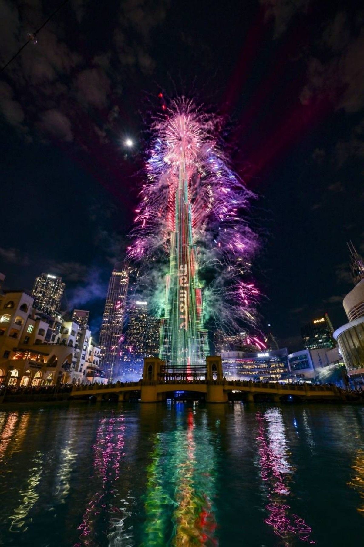 سحر دبي يضيء العالم بألوان الفرح احتفالاً بقدوم عام 2026