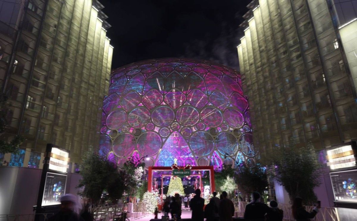 سحر دبي يضيء العالم بألوان الفرح احتفالاً بقدوم عام 2026