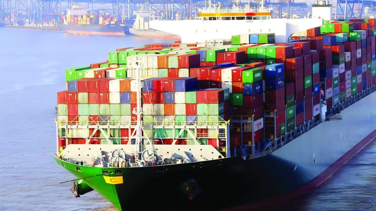 التجارة العالمية على أعتاب عام مضطرب رغم صمودها أمام رسوم ترامب