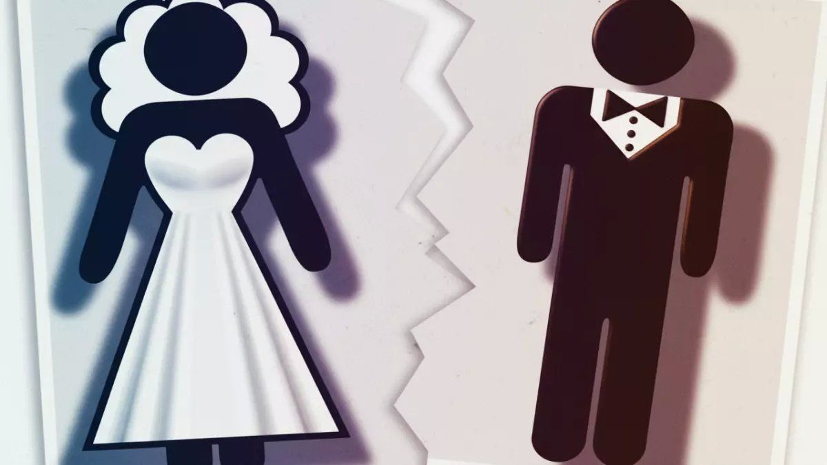 صادم: عريس سعودي يطلق زوجته في ليلة الزفاف بسبب "تكميم المعدة" والمحكمة ترفض الطلاق!