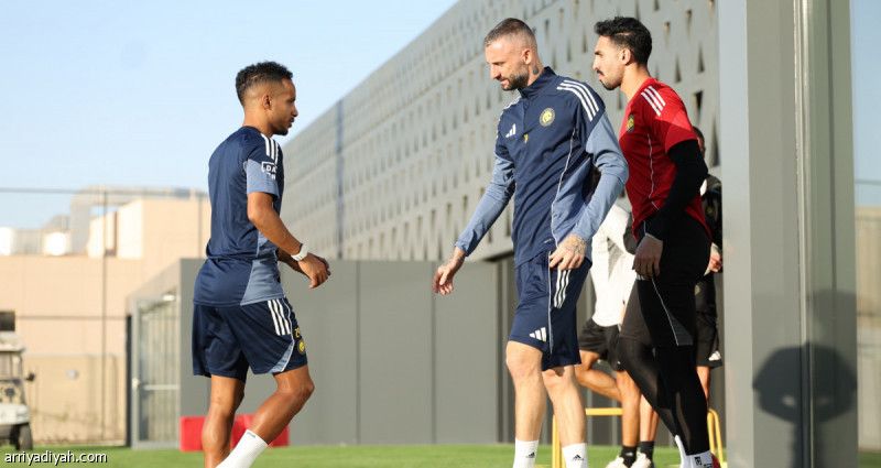 الاتحاد يتابع غريب