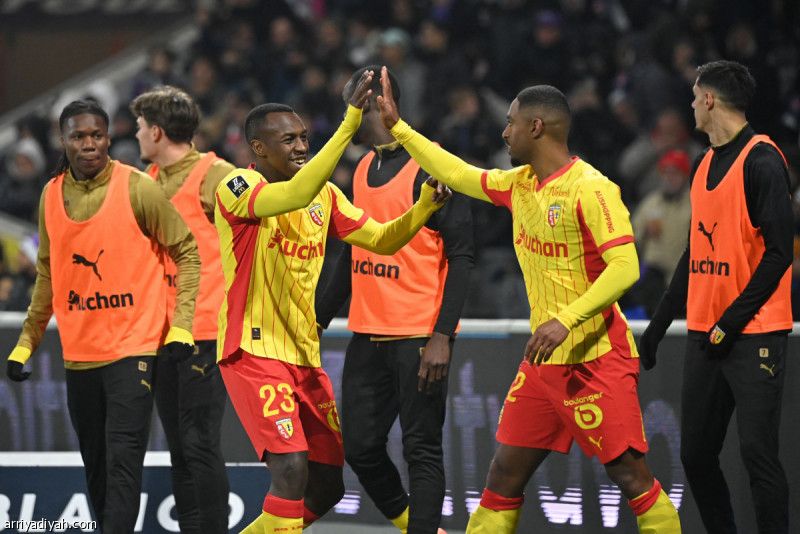 لانس ينتصر ويتمسك بالصدارة.. وسعود 90 دقيقة