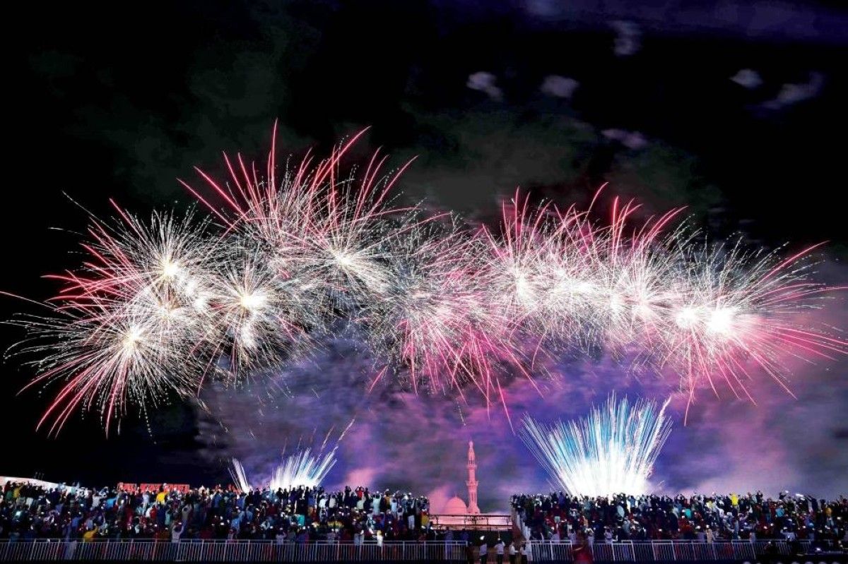 300 ألف عامل يشاركون في فعاليات «معكم وبكم ندخل العام الجديد»