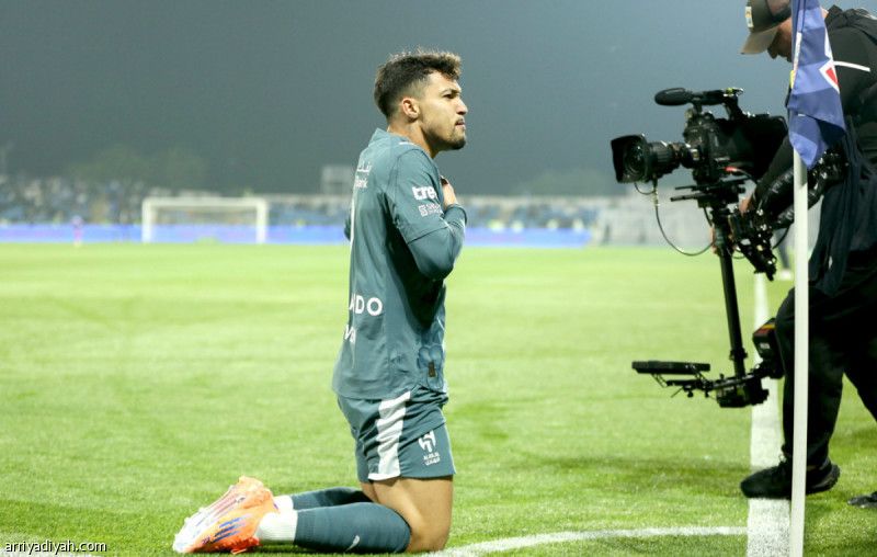 بعد 11 شهرًا.. الهلال يسترد قمة «روشن»