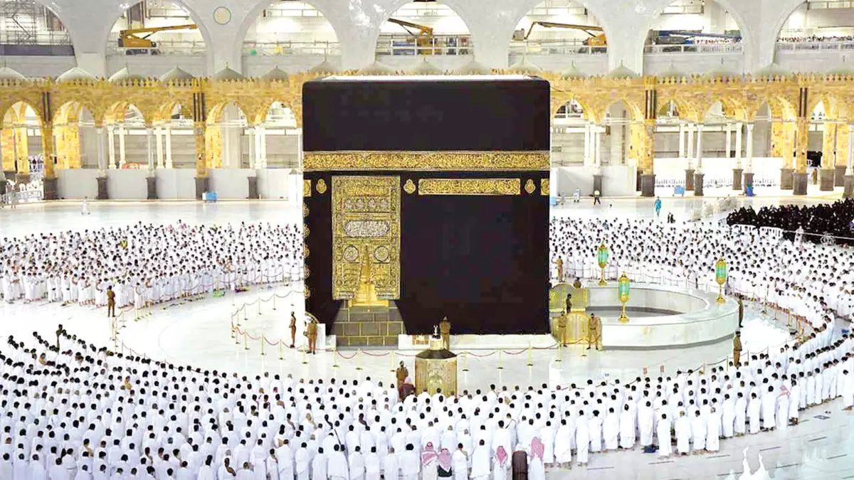 العمرة في موسم 1447.. شروط التأشيرة الجديدة ورسومها ومدة صلاحيتها!