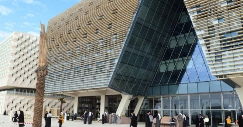 قبول 214 طالبا وطالبة غير كويتيين في الجامعة