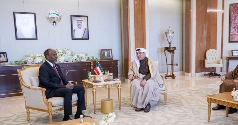 وزير شؤون الديوان الأميري ورئيس ديوان سمو ولي العهد يستقبلان سفيري السنغال وجيبوتي