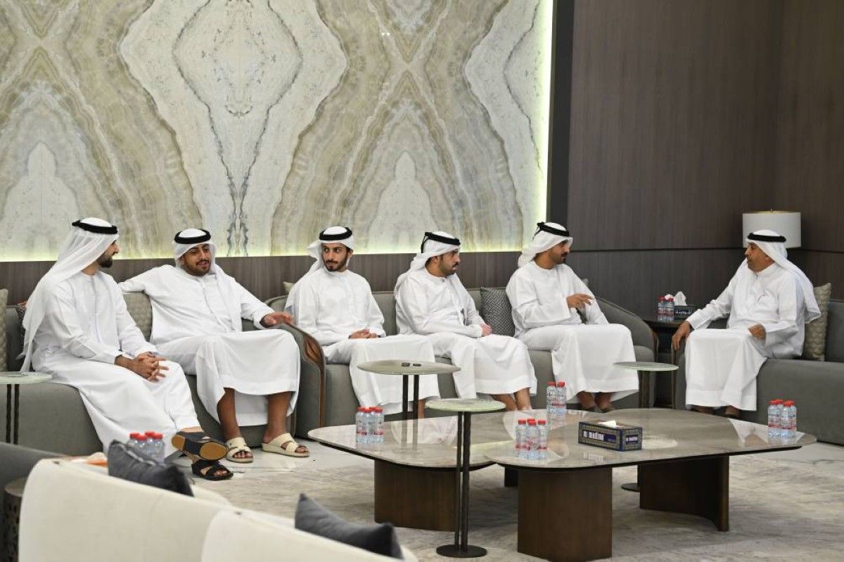 مسؤولون يعزون في وفاة عوشة بنت محمد المري