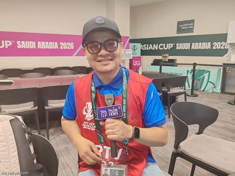 مذيع فيتنامي يشجع النصر.. ويرشح الأخضر