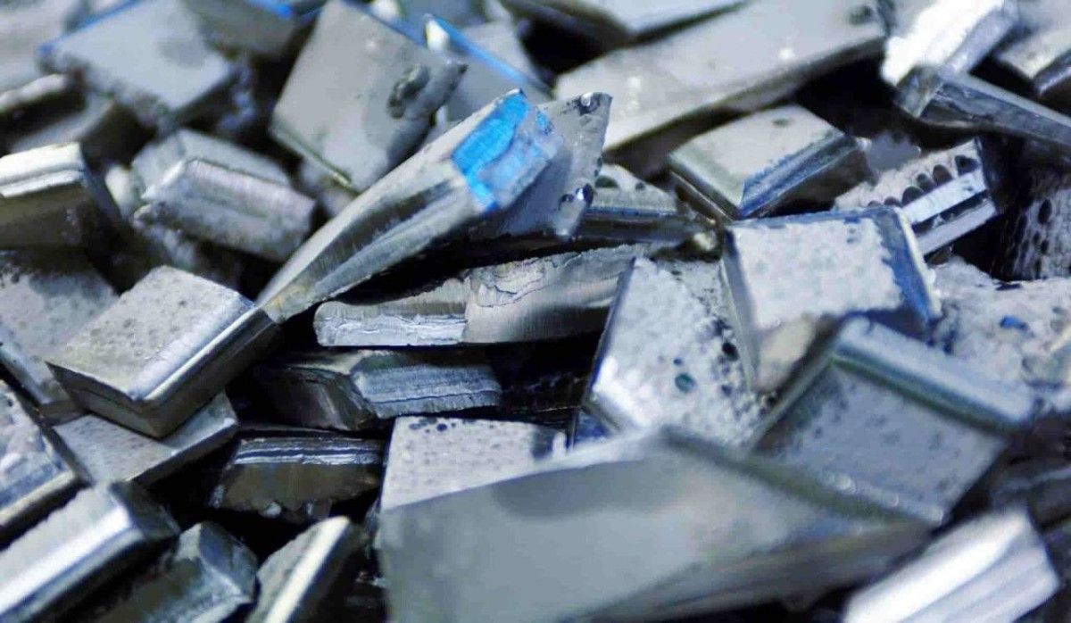 تراجع سعر النيكل عن أعلى مستوياته منذ 19 شهراً