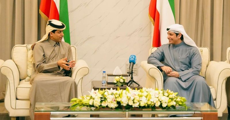 وزير الإعلام يستقبل رئيس «بي إن»: الاستفادة من التجارب الناجحة بما يخدم تطلعات الإعلام العربي