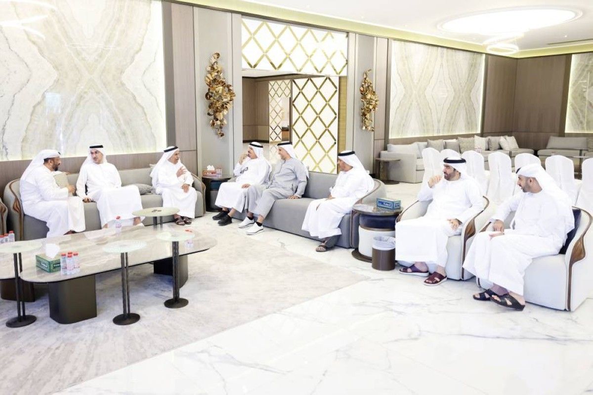 مسؤولون ومواطنون يعزون في وفاة عوشة المري