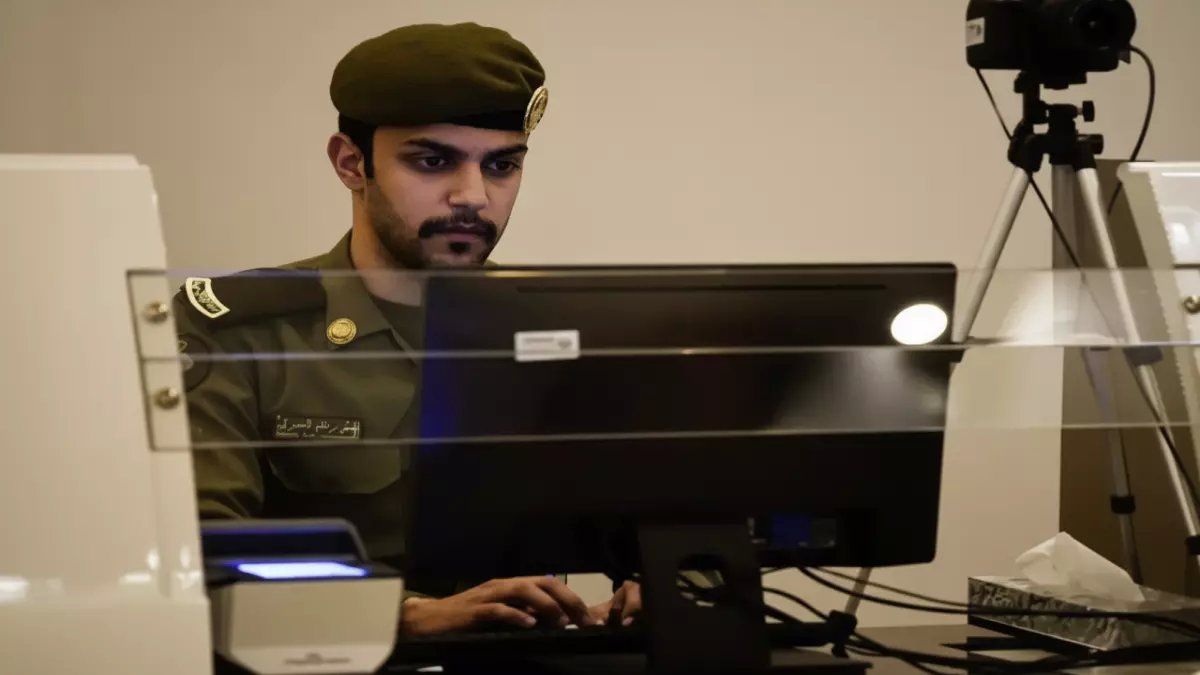 رسمياً: السعودية تلغي التجديد السنوي نهائياً… هوية مقيم لـ5 سنوات بـ600 ريال فقط!