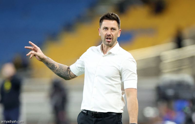 باكنجهام: الطرد أمام الفرق الكبيرة.. صعب