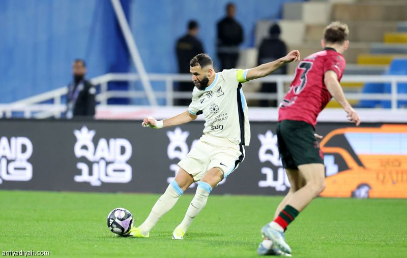 الـ 18 في مسيرته.. بنزيما يسجل ثالث أسرع هاتريك