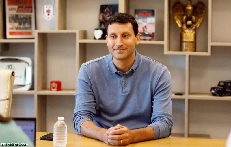 مدير ماكينزي ورئيس نيس يقود الأهلي