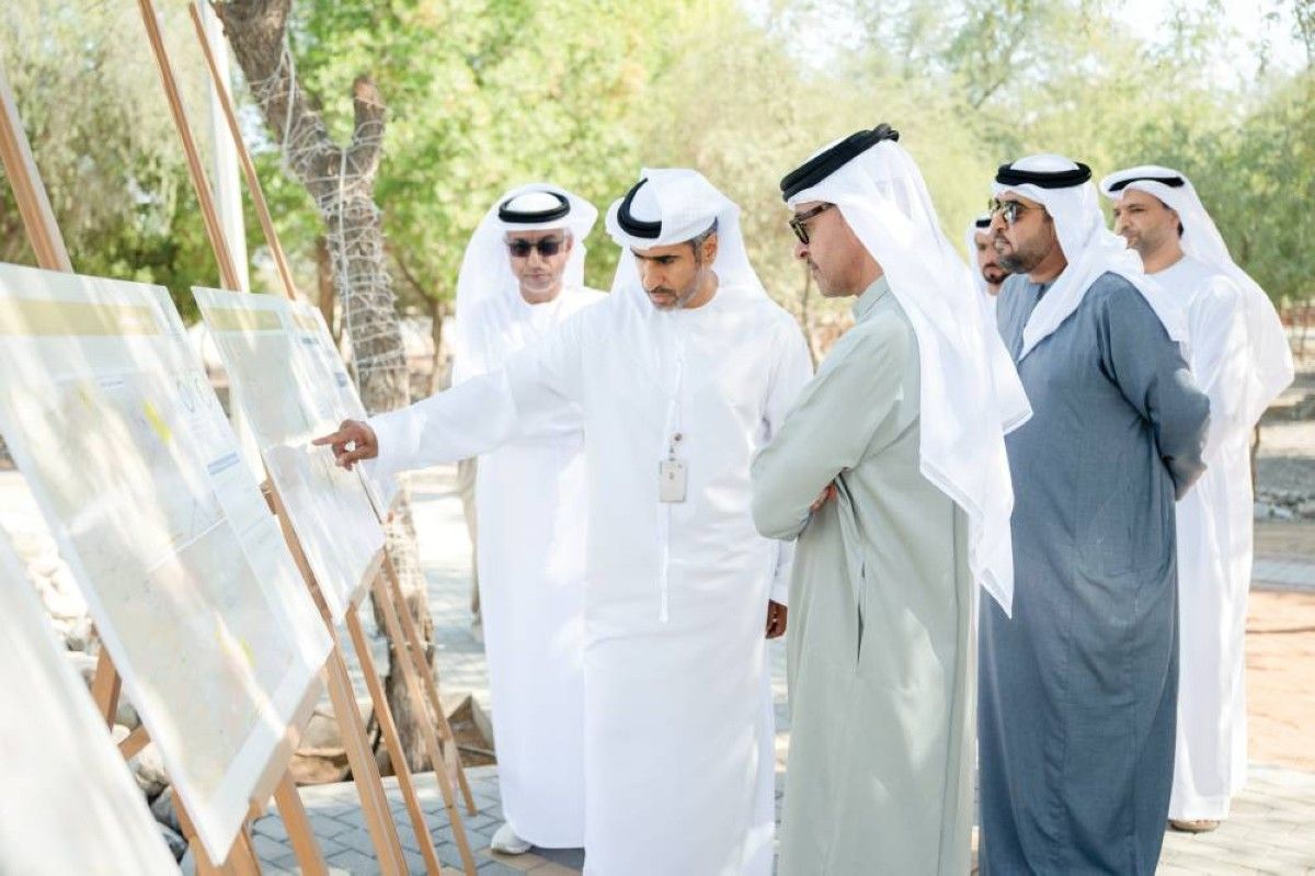 هزاع بن زايد يزور منتزه «الصاروج بارك»ويطّلع على مرافقه