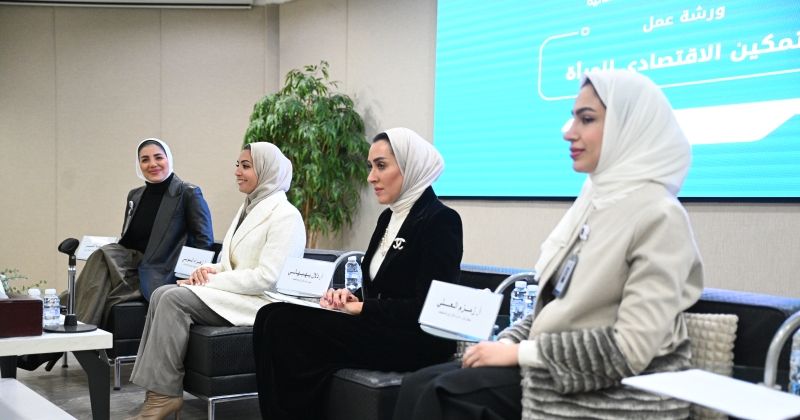 المتحدثات في الندوة (تصوير نايف العقلة)