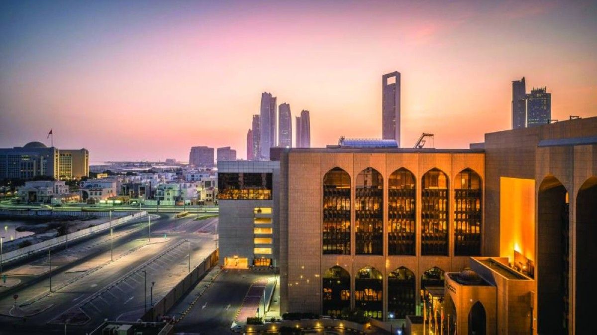 22.1 تريليون درهم التحويلات المصرفية بالإمارات في 11 شهراً