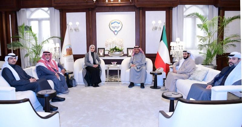 محافظ الفروانية مستقبلاً الأمين العام لأمانة الأوقاف