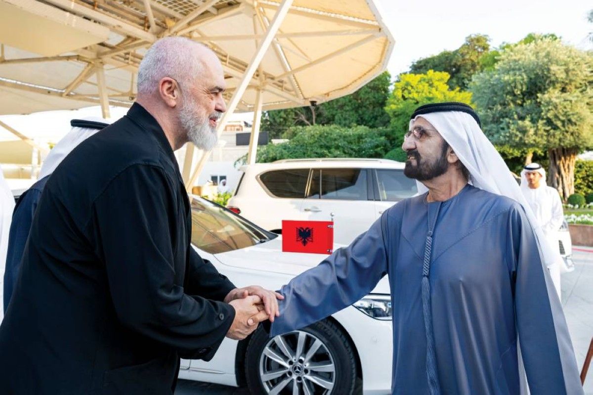 رئيس الدولة يمنح رئيس وزراء ألبانيا «وسام زايد»