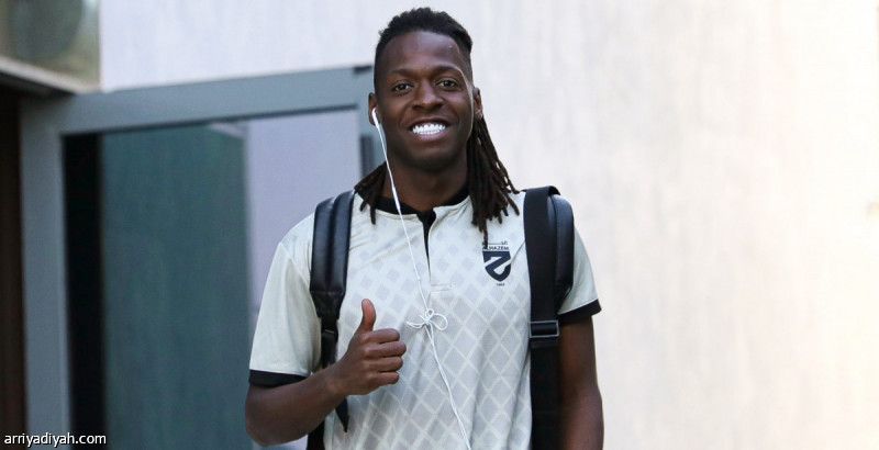 الشباب يضم الثاني بـ 8 ملايين