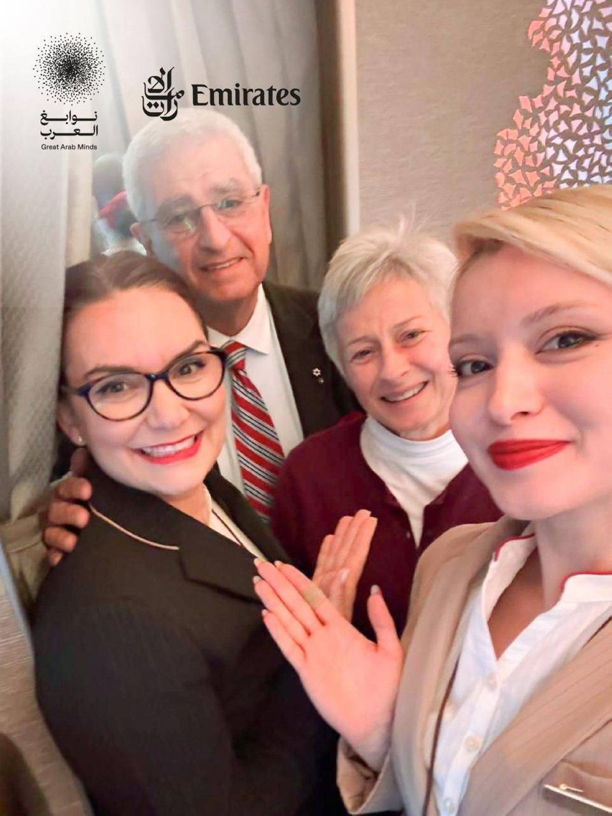 طيران الإمارات تحتفي بنوابغ العرب وتكرّمهم أثناء رحلاتهم على متنها