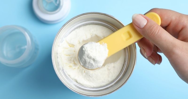 سحب طوعي ومحدود لدفعات من حليب الأطفال