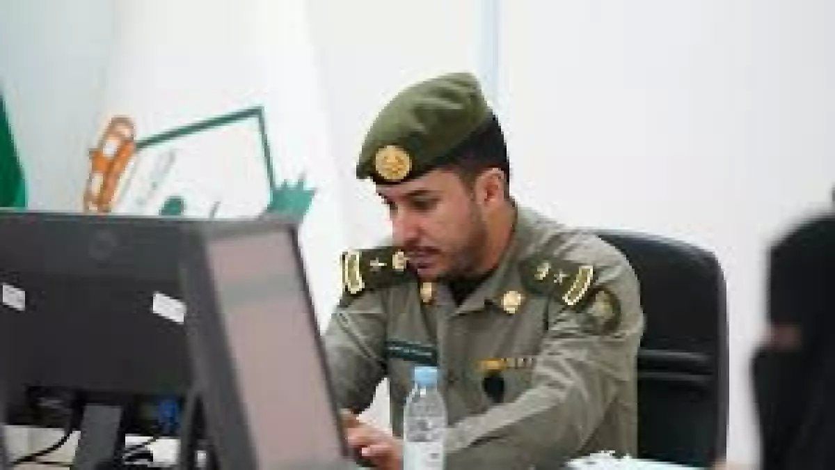 قرار صاعق من الجوازات السعودية: إجراء غير مسبوق يهز أوضاع المقيمين في المملكة.. تفاصيل القرار الأول من نوعه!