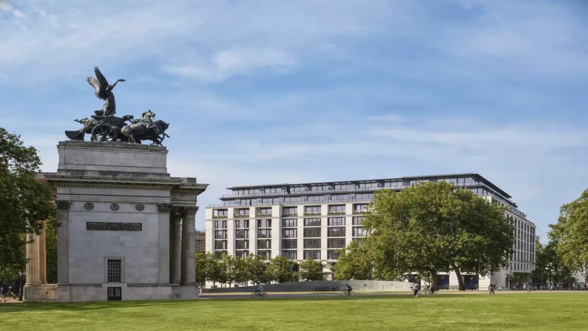 رسمياً: السعودية تفتح باب الذهب للمستثمرين الأجانب... معرض لندن 2026 يكشف كنوز عقارية بـ 324 مليار دولار!