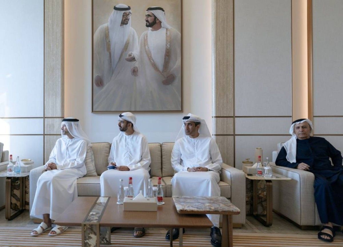 مكتوم بن محمد يلتقي الرئيس التنفيذي لشركة "بي واي دي" الصينية