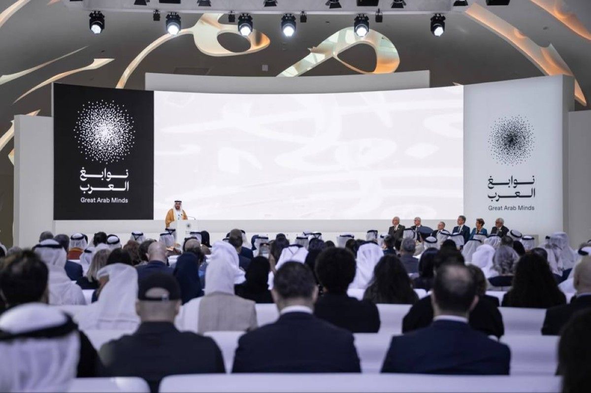 محمد بن راشد يكرّم الفائزين بجائزة «نوابغ العرب 2025» من متحف المستقبل