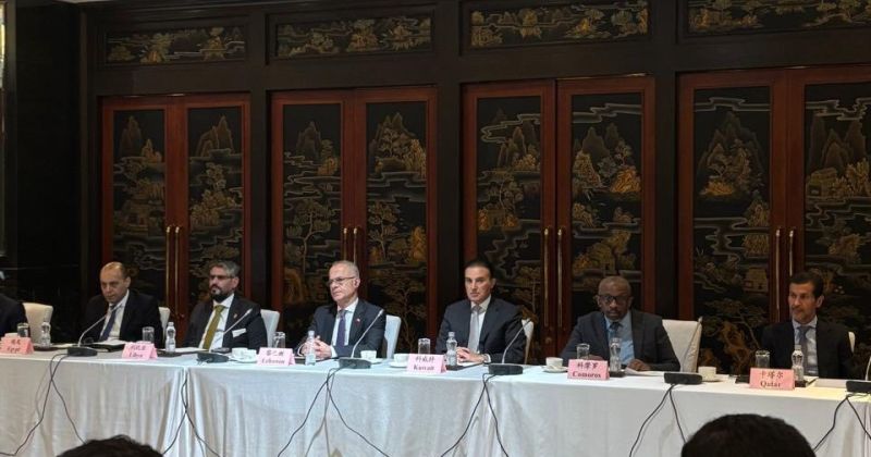 جانب من المباحثات التحضيرية بمشاركة الكويت