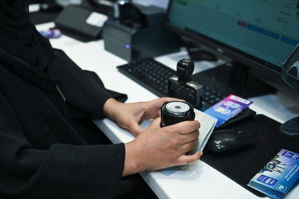 استقبال استثنائي لـ "نوابغ العرب" في مطار دبي