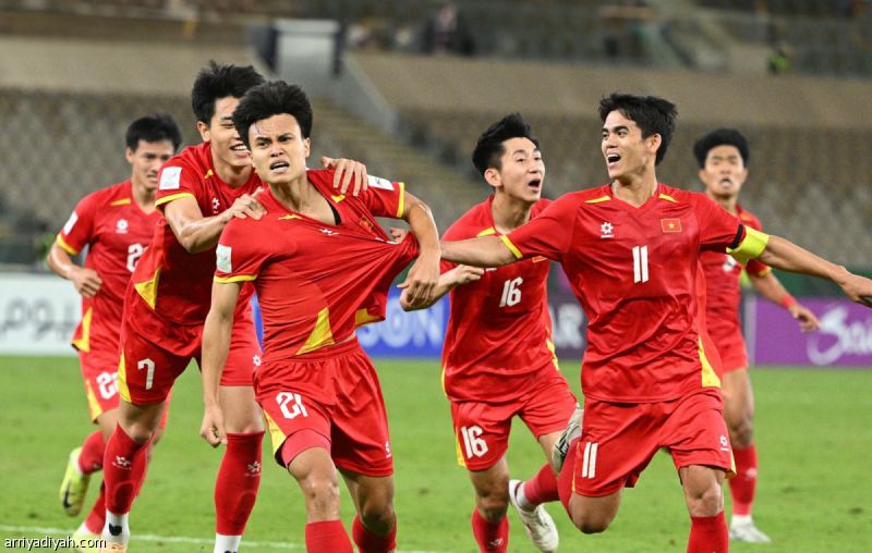 بثلاثية.. فيتنام تعبر إلى المربع الآسيوي